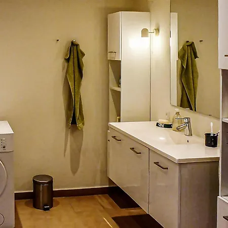 3 Bedroom Beautiful In Holiday home