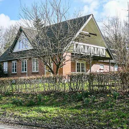 3 Bedroom Beautiful In Holiday home